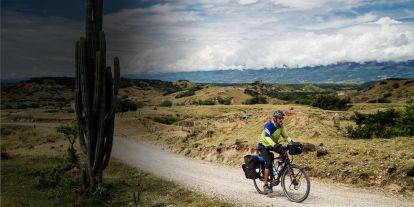 Kamran on Bike fährt mit dem P18 Lite die Panamericana, die längste Straße der Welt